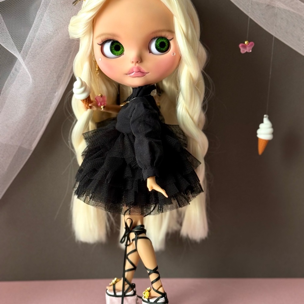 Ice cream Blythe OOAK doll